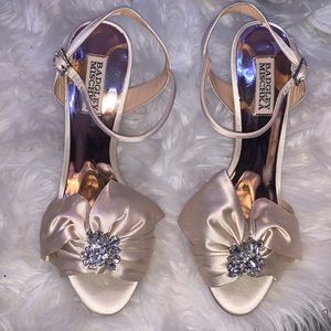 Beautiful Badgley Mischa heels!